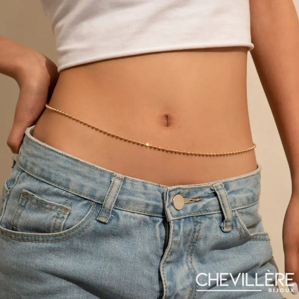 Chaîne de ventre dorée fine en plaqué or avec maillons répétés
