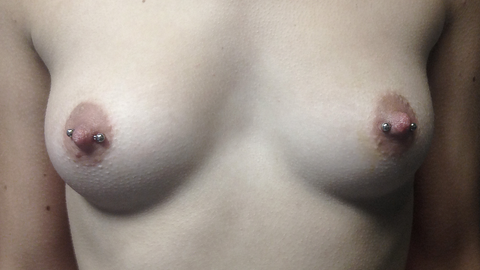 piercing-au-teton-douleur-comment-la-gerer